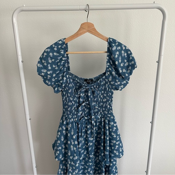 Francesca’s Cara Smocked Bow Front Tiered Midi Dress Blue Floral - Picture 5 of 6